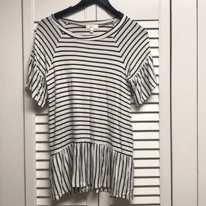 A pea in a pod Maternity Black and White Top